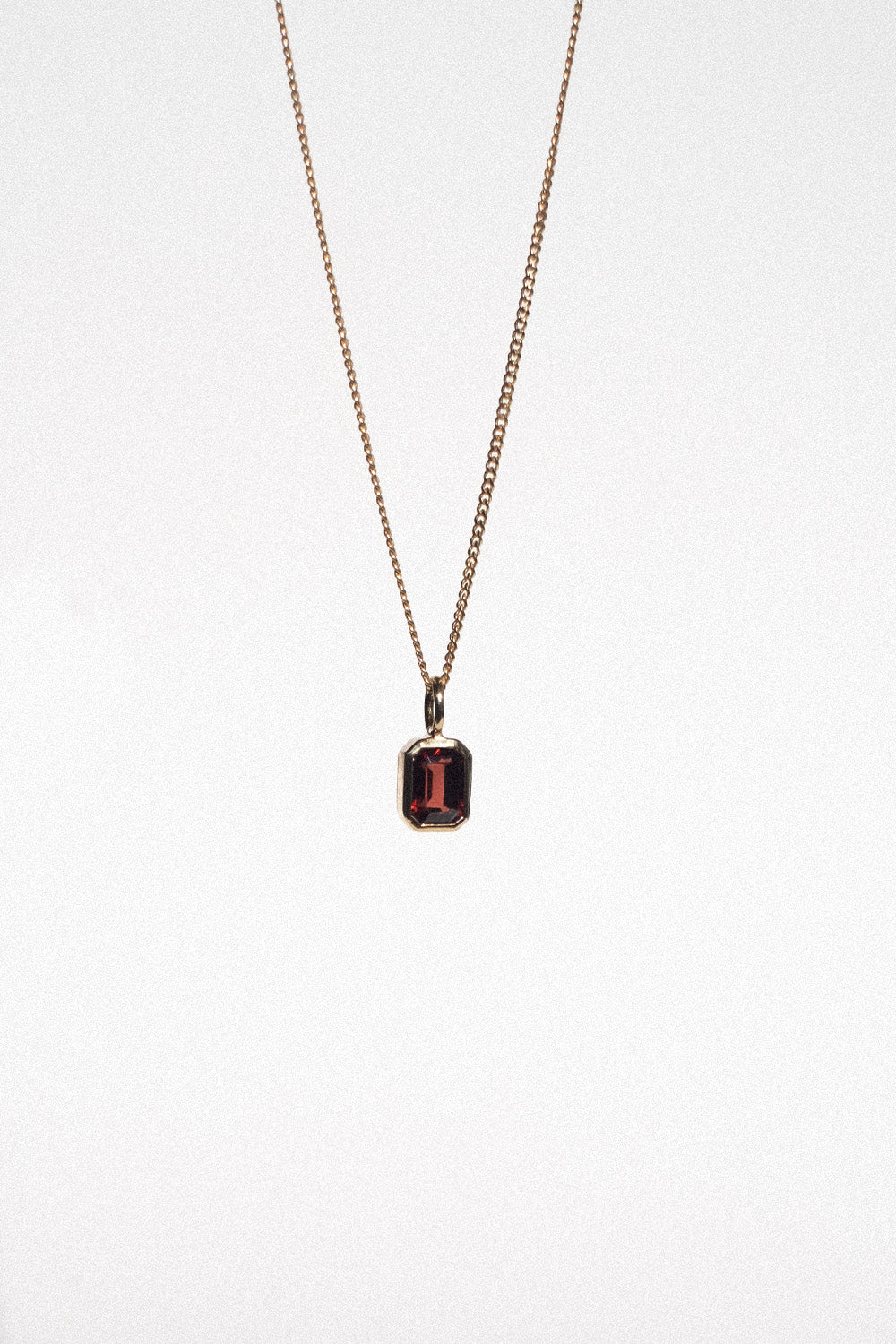 Der "Piece of Fire" Charm 18K Echtgold