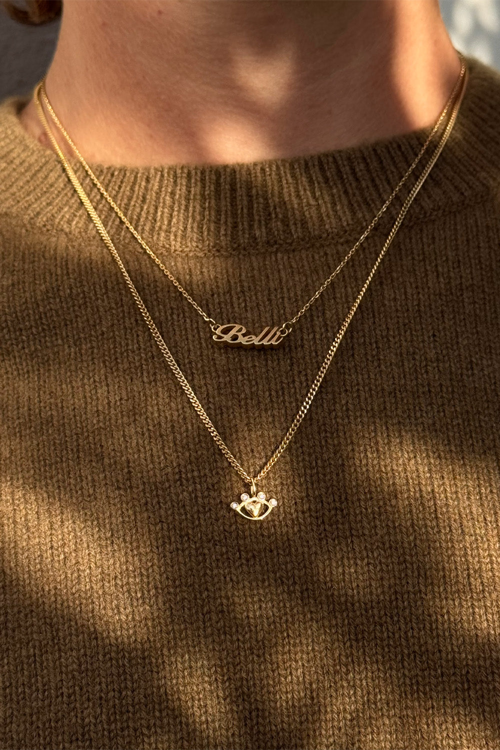 Der "I See You Charm" 18K Echtgold