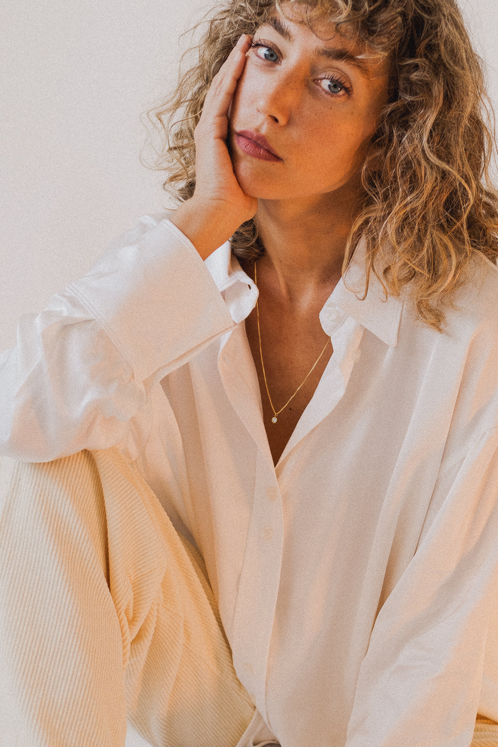 Der "Gold Smiley" Charm 18K Echtgold mit Edelstein