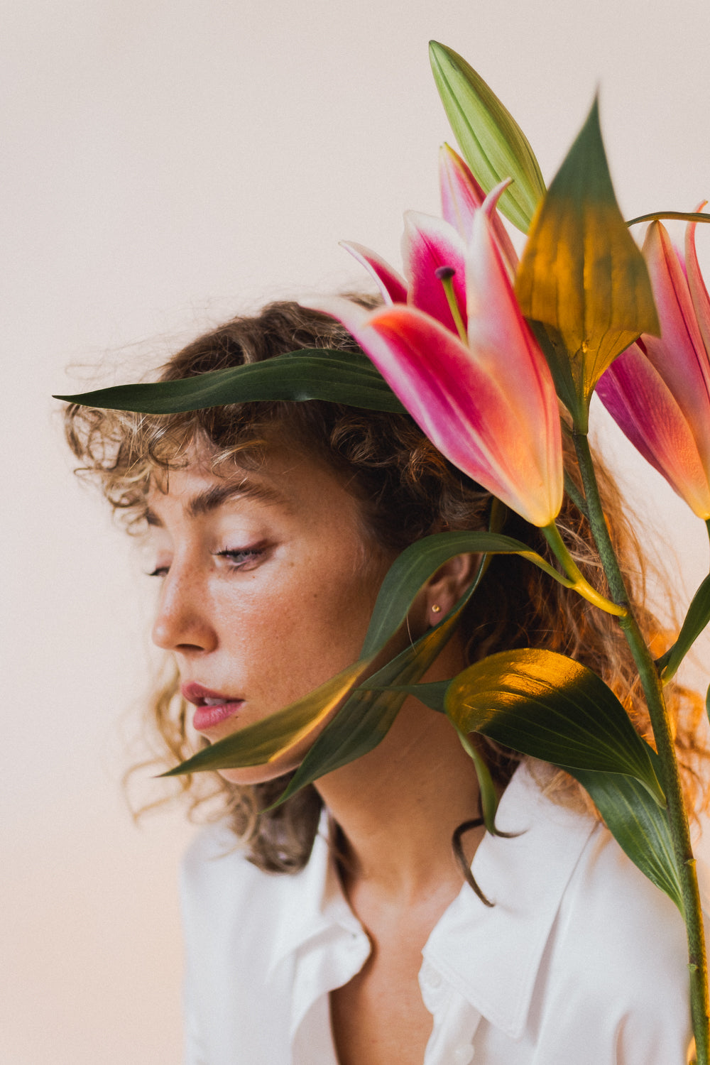 Die "Smiley Ear Studs" Ohrringe 18k Echtgold (paar)