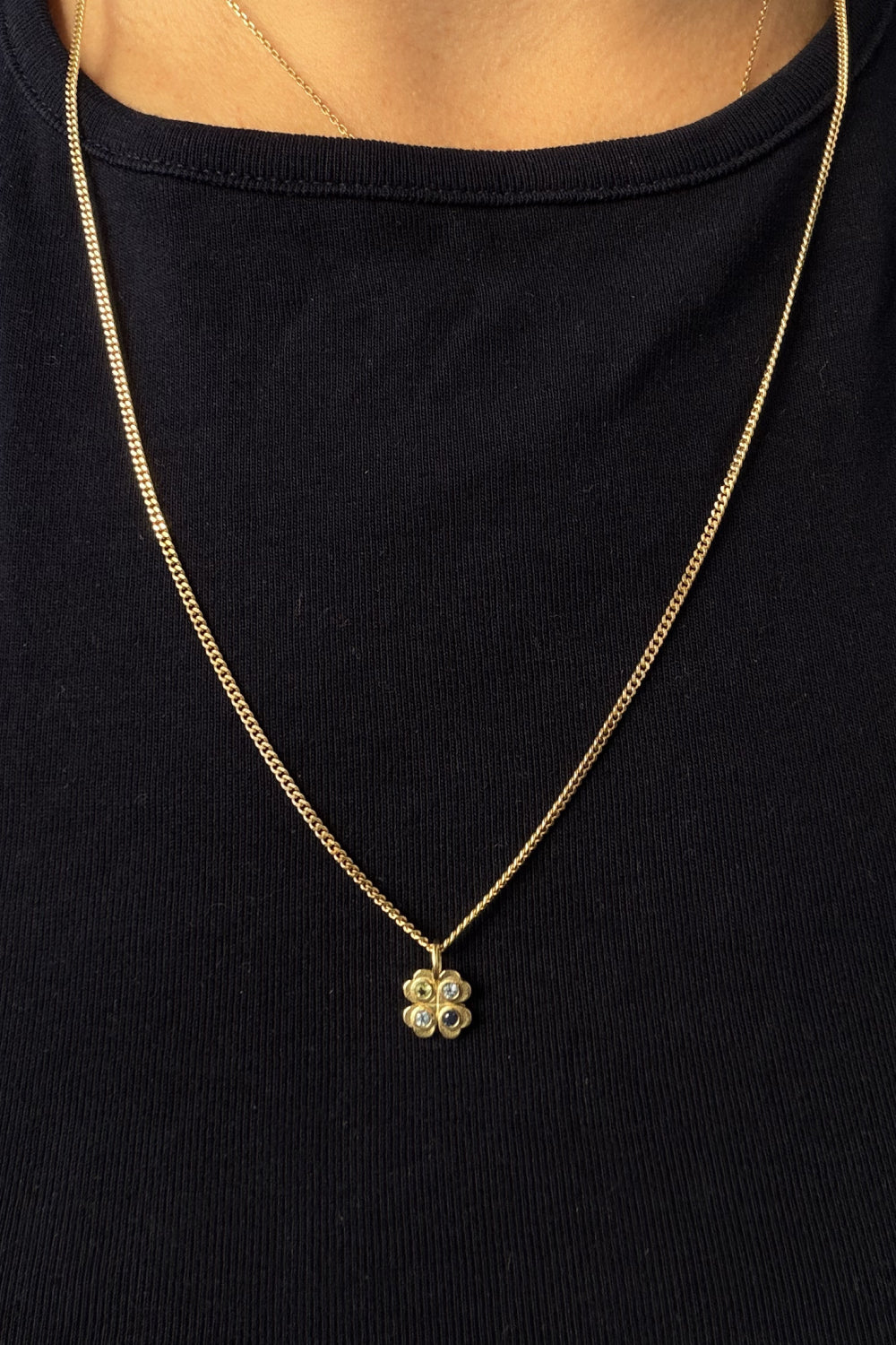 Der "Four Is A Lucky Number" Charm Kleeblatt Charm 750er/18k Echtgold